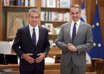 Στη ΝΔ ο Λοβέρδος: «Μακριά από ταμπέλες, επιβάλλονται συνεργασίες»