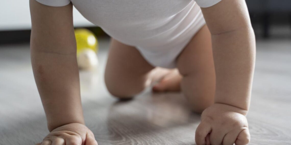 Θεσσαλονίκη: Υπό κράτηση οι γονείς των μωρών που βγήκαν μόνα τους στον δρόμο