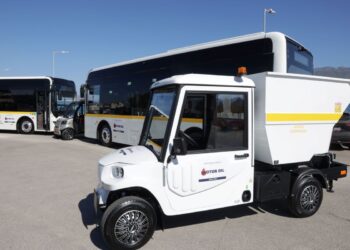 Δωρεά 5 «πράσινων» οχημάτων από το Βαρδινογιάννειο Ίδρυμα και τη Motor Oil στον Δήμο Κορινθίων (photo)