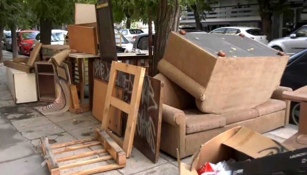Θεσσαλονίκη: Πρόστιμα «φωτιά» για όσους πετούν ογκώδη απορρίμματα στον δρόμο