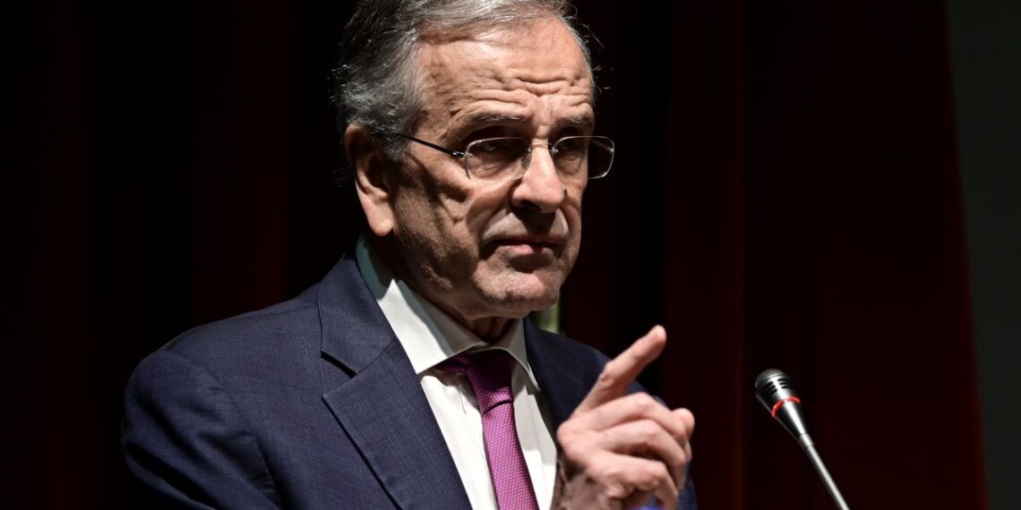 Αντ. Σαμαράς για τα Τέμπη: «Οι γονείς των θυμάτων έχουν δικαίωμα να διαπιστώσουν εάν τα λείψανα που τους παραδόθηκαν ανήκουν στα παιδιά τους»