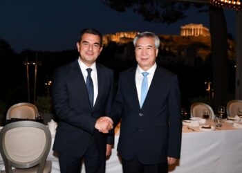 Συνάντηση Σκρέκα με αντιπροσωπεία του Κομμουνιστικού Κόμματος της Κίνας (photo)