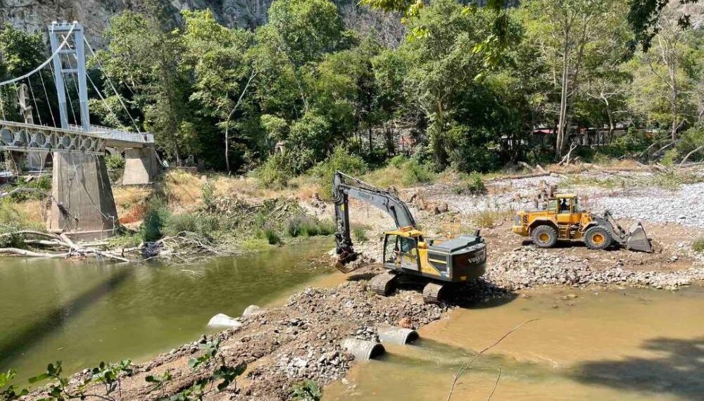 «Λίφτινγκ» στην ιστορική πεζογέφυρα των Τεμπών μετά από 65 χρόνια