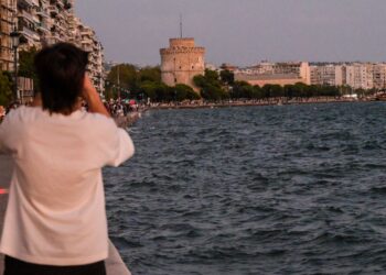 Ο καιρός σήμερα: Αίθριος με πρόσκαιρες νεφώσεις προς το μεσημέρι