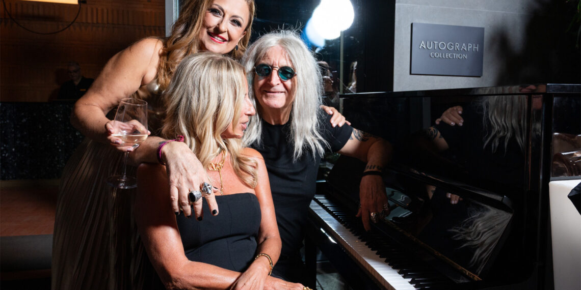 Θεσσαλονίκη: Με Νίκο Καρβέλα και λαμπερές προσωπικότητες το πάρτι της Θεοδοσίας Ζεγκινιάδου