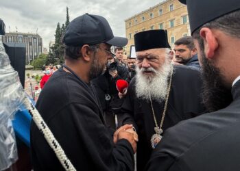 Στον Πάνο Ρούτσι ο Αρχιεπίσκοπος Ιερώνυμος: «Ήρθα να δω έναν άνθρωπο που υποφέρει» (video)