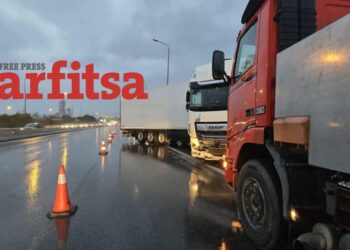 Τροχαίο με νταλίκα στο Δερβένι – Προβλήματα στην κυκλοφορία (ΦΩΤΟ)