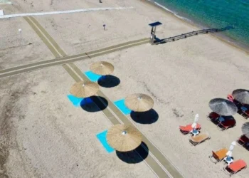 Χαλκιδικη: Τρεις παραλίες του Δήμου Αριστοτέλη γίνονται προσβάσιμες και φιλικές για ΑμεΑ