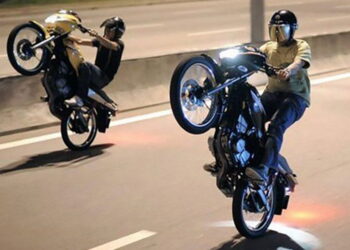 Οι… σούζες πληρώνονται! Η βόλτα δύο μοτοσικλετιστών κόστισε λίγο παραπάνω