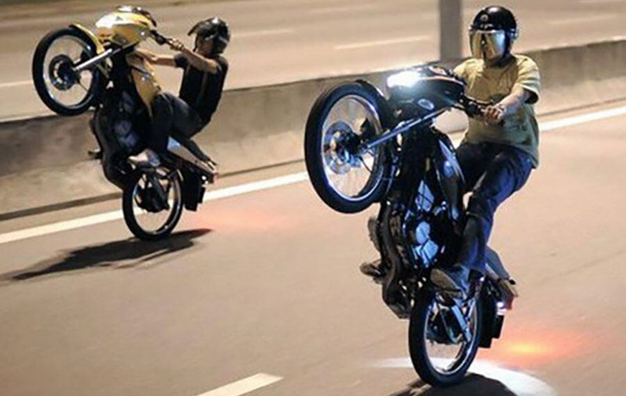 Οι… σούζες πληρώνονται! Η βόλτα δύο μοτοσικλετιστών κόστισε λίγο παραπάνω