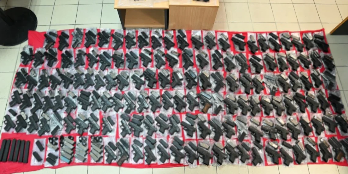 Προφυλακιστέοι οι 12 Τούρκοι που συνελήφθησαν με τα πιστόλια στον Έβρο