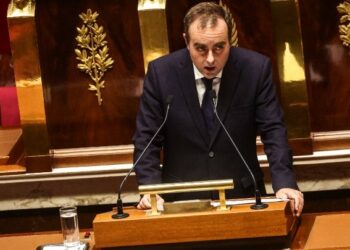 Αναστέλλεται η μεταρρύθμιση του συνταξιοδοτικού στη Γαλλία έως τις προεδρικές εκλογές του 2027