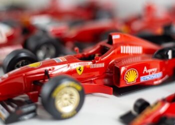 Νέα συλλογή από 600 μινιατούρες αυτοκινήτων στο ΝΟΗΣΙΣ