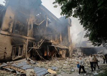 Το Κίεβο καταγγέλλει ρωσικό βομβαρδισμό παιδιατρικού νοσοκομείου στη Χερσώνα