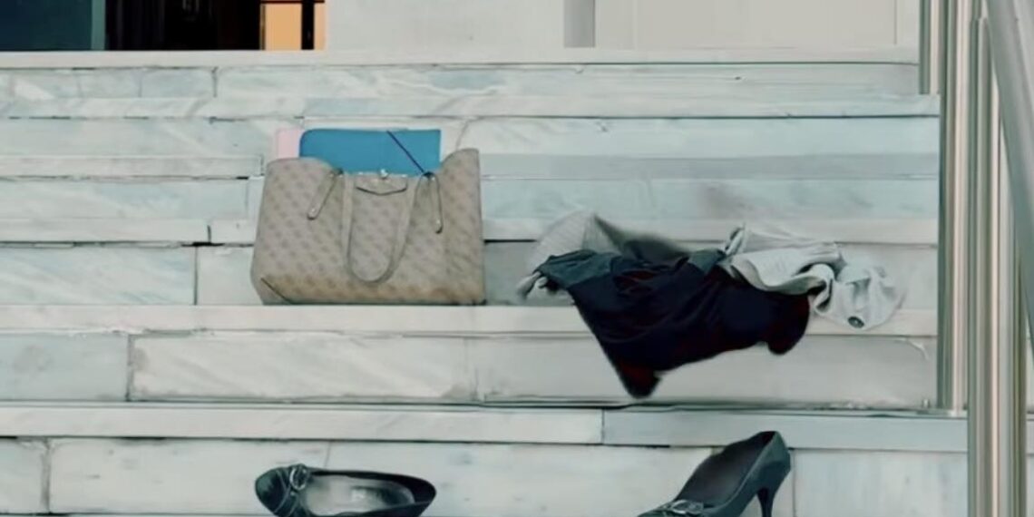 Βίντεο «γροθιά» στο στομάχι