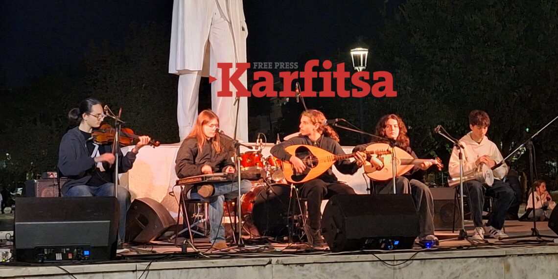 Θεσσαλονίκη: Μαθητές και εκπαιδευτικοί τραγουδούν για την Παλαιστίνη στην πλατεία Αριστοτέλους (ΦΩΤΟ+Video)