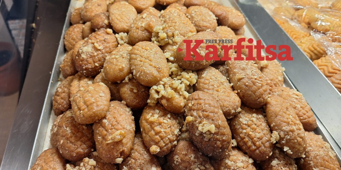 Θεσσαλονίκη: Έφτασαν τα πρώτα μελομακάρονα στα ζαχαροπλαστεία - «Αλμυρές» οι τιμές τους