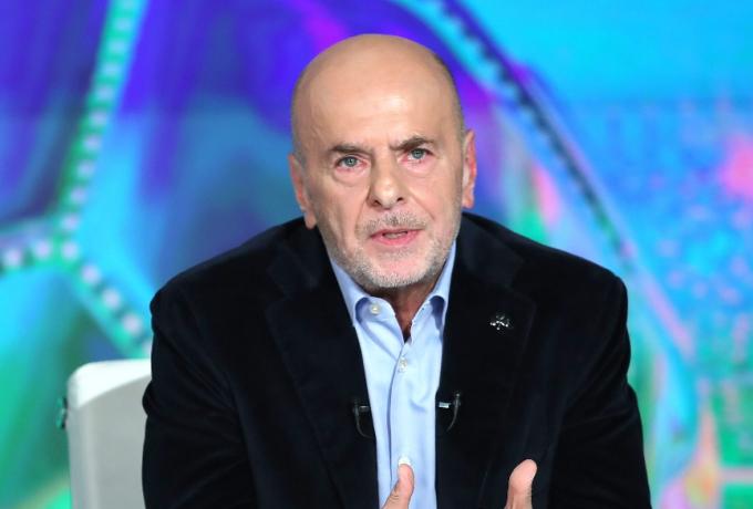 Αλαφούζος: «Μας έκλεψε Πρωτάθλημα με εγκληματική διαιτησία ο Ολυμπιακός» (video)