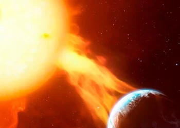 Συναγερμός από ηλιακή καταιγίδα που κατευθύνεται στη Γη