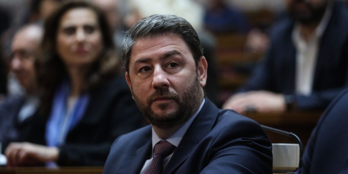 Το ΠΑΣΟΚ ανοίγει στην κοινωνία ενόψει συνεδρίου