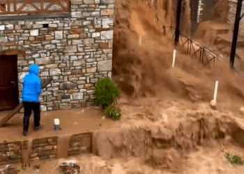 Καταστροφές από την νεροποντή στη Θάσο (VIDEO)