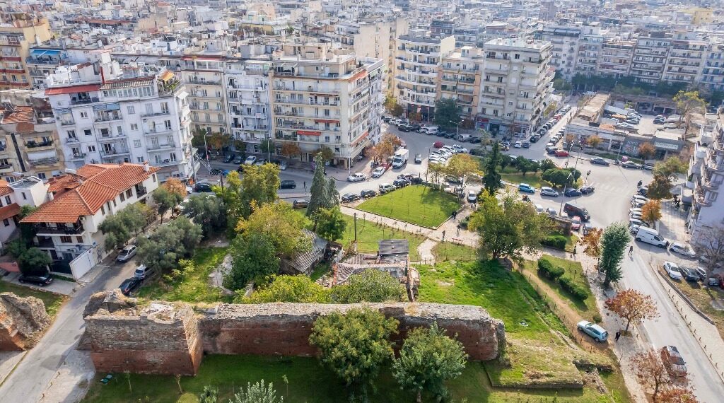 «Φιλί ζωής» σε οκτώ ξεχασμένα πάρκα της Θεσσαλονίκης