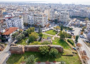 «Φιλί ζωής» σε οκτώ ξεχασμένα πάρκα της Θεσσαλονίκης