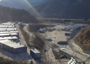 Yπ. Μετανάστευσης και Ασύλου: Η διάπραξη ποινικών αδικημάτων εντός των δομών απλά επιβαρύνει τη θέση των παράνομων μεταναστών