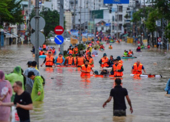 Πλημμύρες στο Βιετνάμ: Τουλάχιστον 90 νεκροί