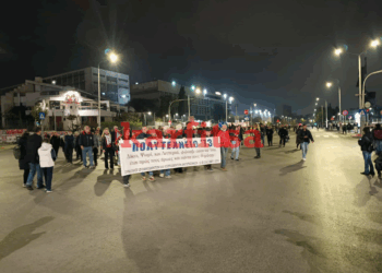 Ξεκίνησε η πορεία στη Θεσσαλονίκη για το Πολυτεχνείο (photo+video)