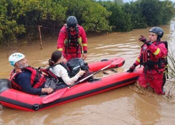 Κόκκινος συναγερμός σε μισή Ελλάδα: Πού συνεχίζονται τα επικίνδυνα φαινόμενα μέχρι το Σάββατο (photo+video)