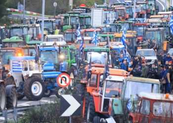 Αγροτικά μπλόκα με βαρύ λογαριασμό: «Καίγονται» πάνω από 120.000.000 ευρώ