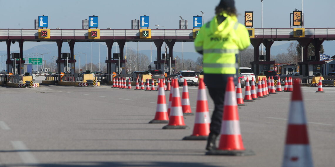 Κίνηση καλής θέλησης από τα μπλόκα στα Μάλγαρα: Ελεύθερη η κυκλοφορία για τους εκδρομείς