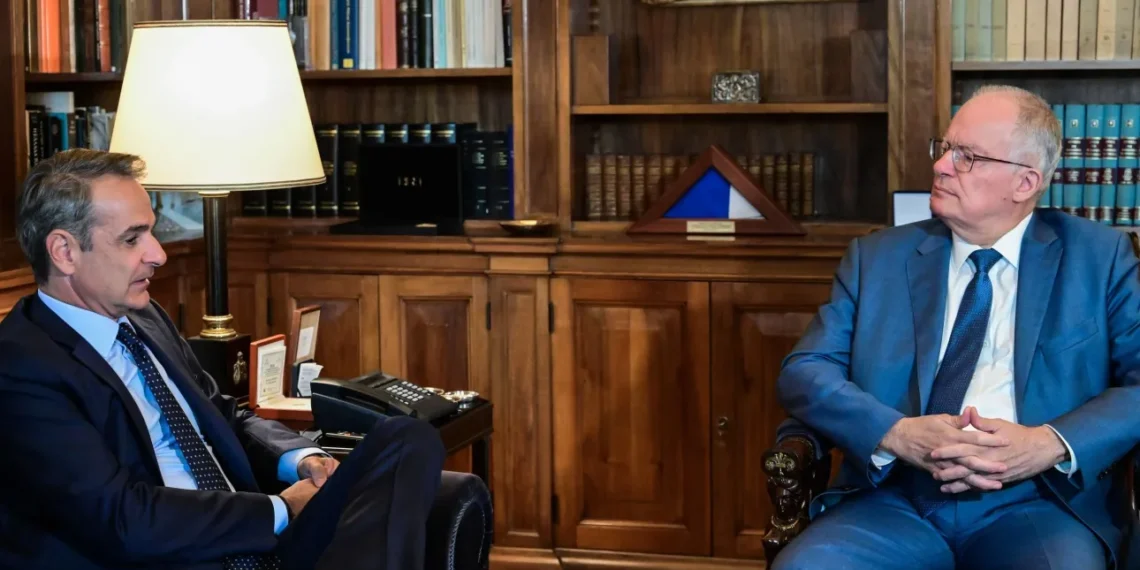 Κ. Μητσοτάκης σε Κ. Τασούλα: «Πιστεύω ότι οι αγρότες θα απομακρυνθούν σύντομα από τα μπλόκα»