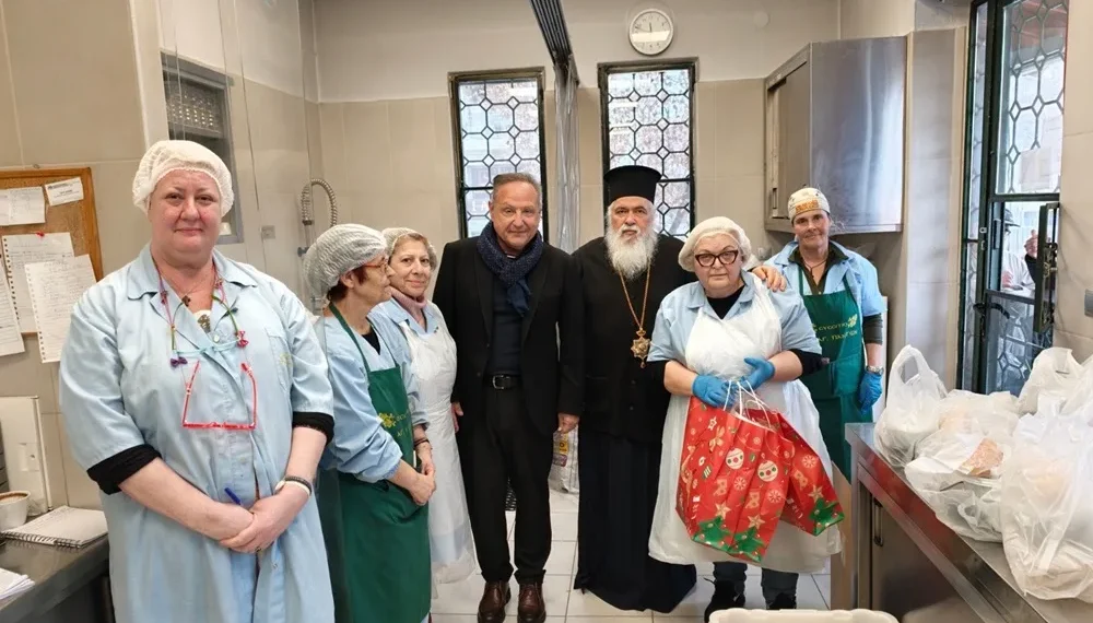 Ο δήμος Θεσσαλονίκης παρέδωσε τρόφιμα και είδη πρώτης ανάγκης στα Ενοριακά Συσσίτια