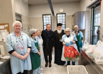 Ο δήμος Θεσσαλονίκης παρέδωσε τρόφιμα και είδη πρώτης ανάγκης στα Ενοριακά Συσσίτια