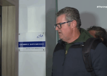 Αγρότες στα γραφεία των βουλευτών Θεσσαλονίκης