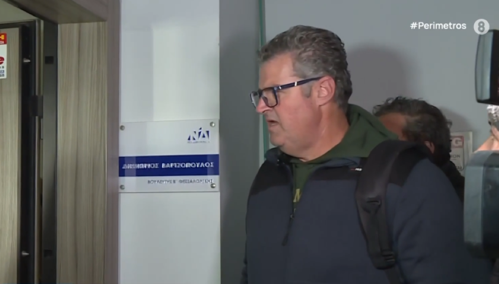 Αγρότες στα γραφεία των βουλευτών Θεσσαλονίκης