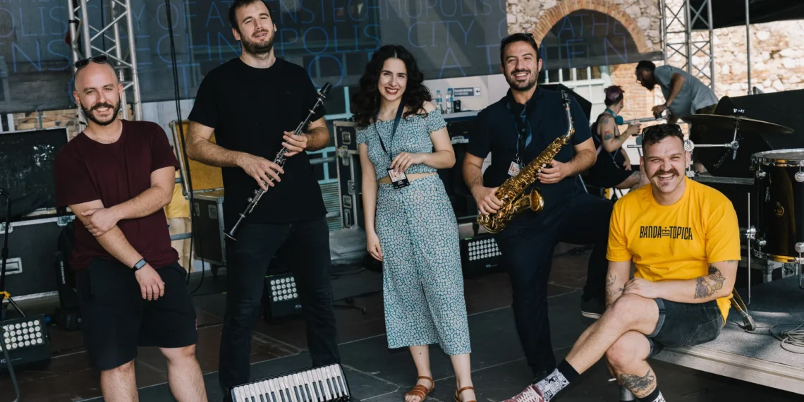 Φλώρινα: Ο δήμαρχος κατέβασε από τη σκηνή συγκρότημα επειδή ερμήνευσε σλαβόφωνο τραγούδι