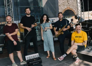 Φλώρινα: Ο δήμαρχος κατέβασε από τη σκηνή συγκρότημα επειδή ερμήνευσε σλαβόφωνο τραγούδι