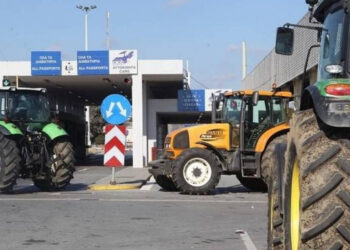 Τελωνείο Ευζώνων: Κλειστό 12:00-16:00 και 18:00-22:00