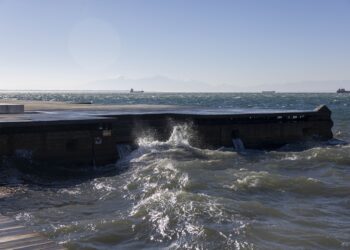 Ατύχημα στη Χαλκιδική: Όχημα «βούτηξε» στη θάλασσα
