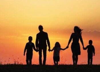 Οικογενειακά vibes: Τα ζώδια που δεν μπορούν χωρίς τους δικούς τους