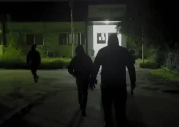 Επίθεση του Ρουβίκωνα στα γραφεία του ΟΠΕΚΕΠΕ στη Λάρισα (Photo)