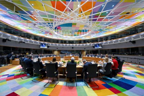 Συμφωνία στις Βρυξέλλες: Η Ευρώπη ενισχύει το Κίεβο με 90 δισ. ευρώ