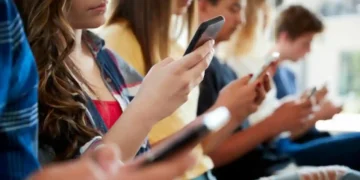 Αυστραλία: Σφοδρή συζήτηση για την ασφάλεια των παιδιών στα social media