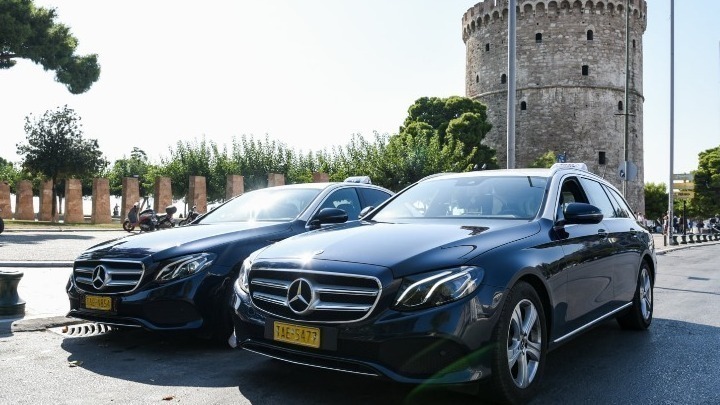 Μηχανοκίνητη πορεία ιδιοκτητών ταξί στο πλαίσιο της 48ωρης πανελλαδικής απεργίας τους