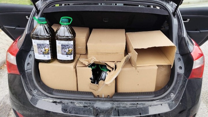 Χειροπέδες σε 38χρονο για κατοχή ποσότητας λαδιού άγνωστης προέλευσης και ποιότητας