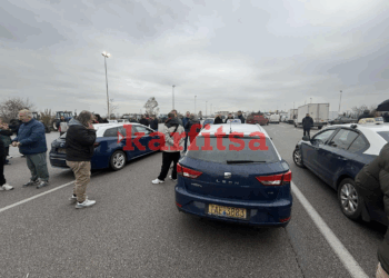 Στο μπλόκο των Μαλγάρων οι απεργοί οδηγοί ταξί (photo+video)