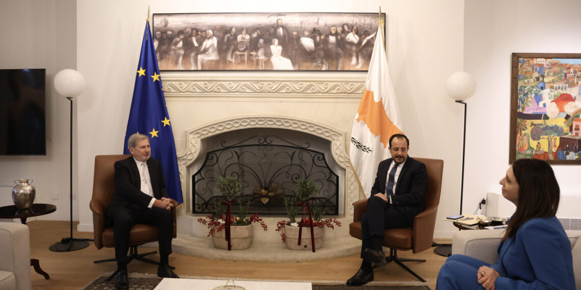 Χριστοδουλίδης σε Χαν: «Χάσαμε 2,5 χρόνια – Η ΕΕ μπορεί να ανοίξει τον δρόμο για λύση στο Κυπριακό»